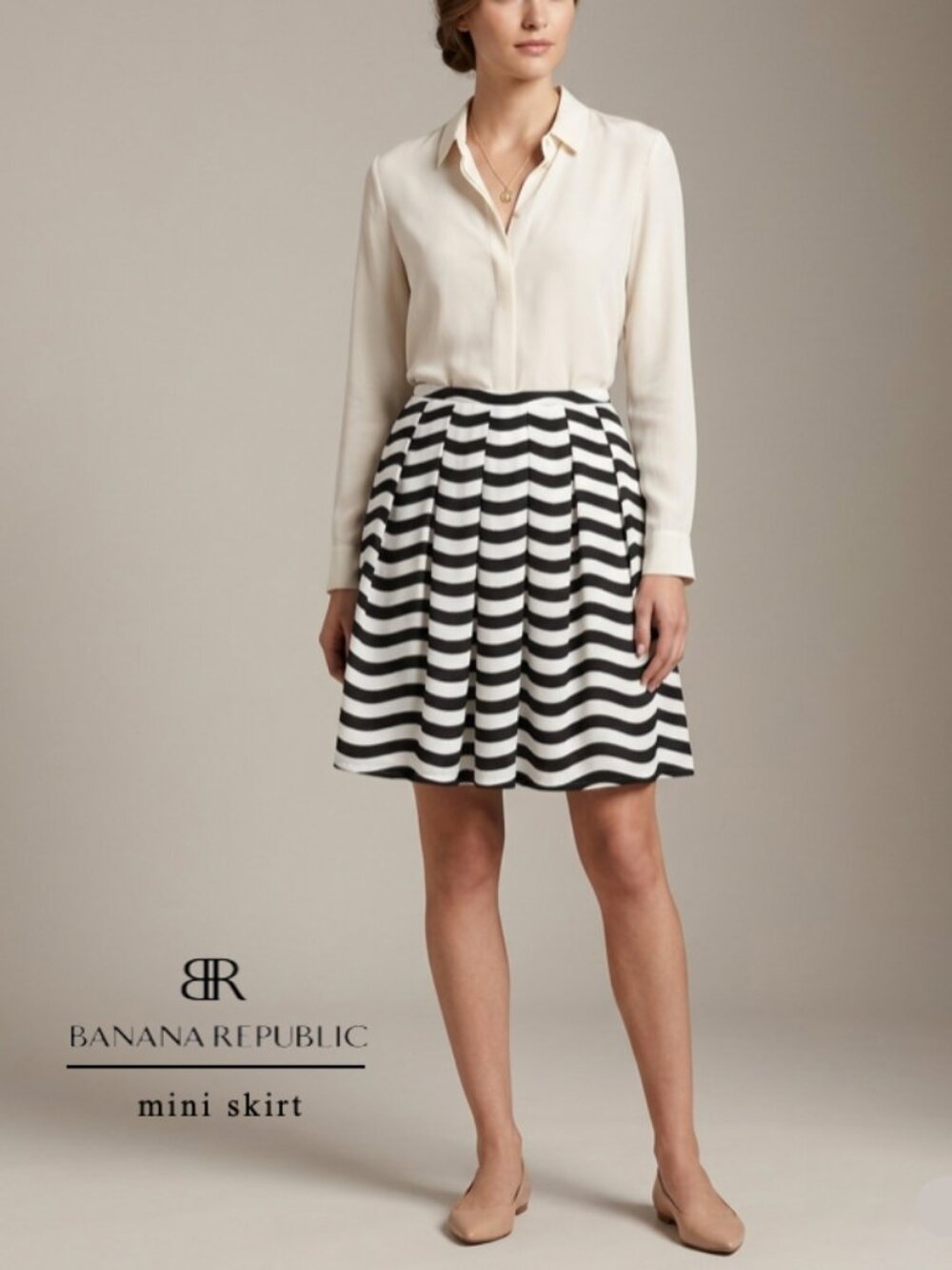 2/$29 Banana Republic stripes mini skirt Size 10